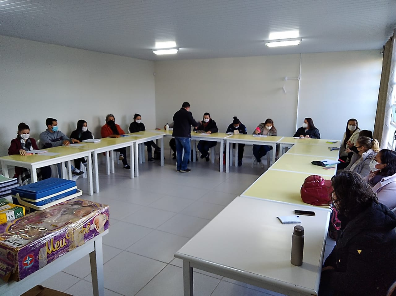 You are currently viewing AMESC promove curso em Sala de Vacina