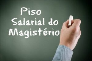 Read more about the article Setor jurídico da AMESC esclarece o piso do magistério