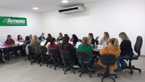 Read more about the article Assistência social trabalha educação permanente