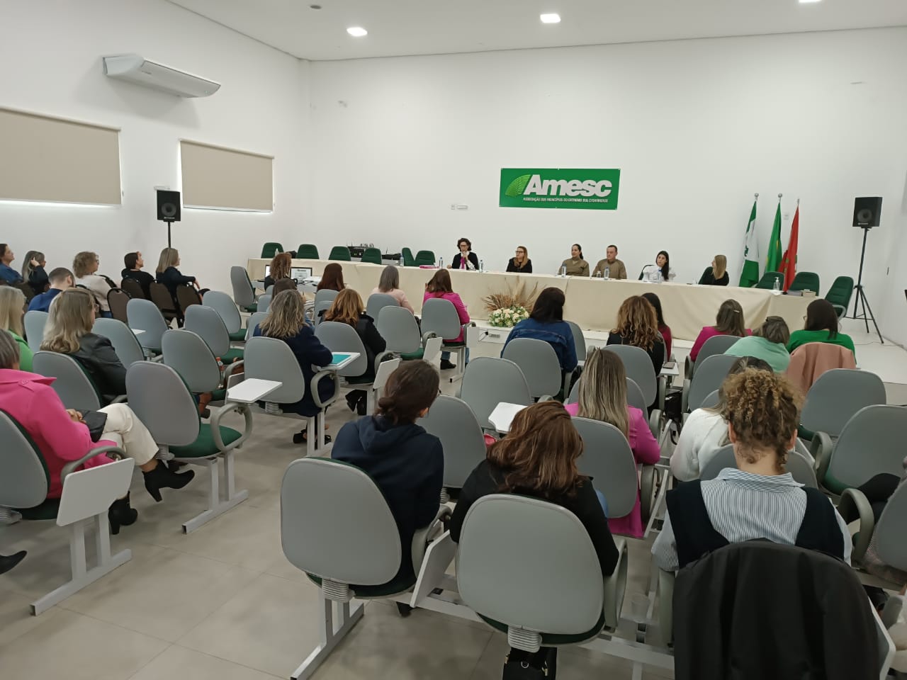 You are currently viewing Seminário faz reflexão sobre violência contra a mulher